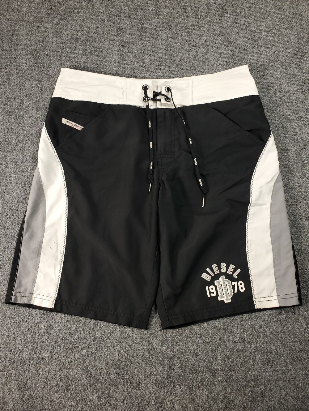 Vintage Y2K Diesel Swim Trunks Mens Large Mesh Lined Boardshorts Black White